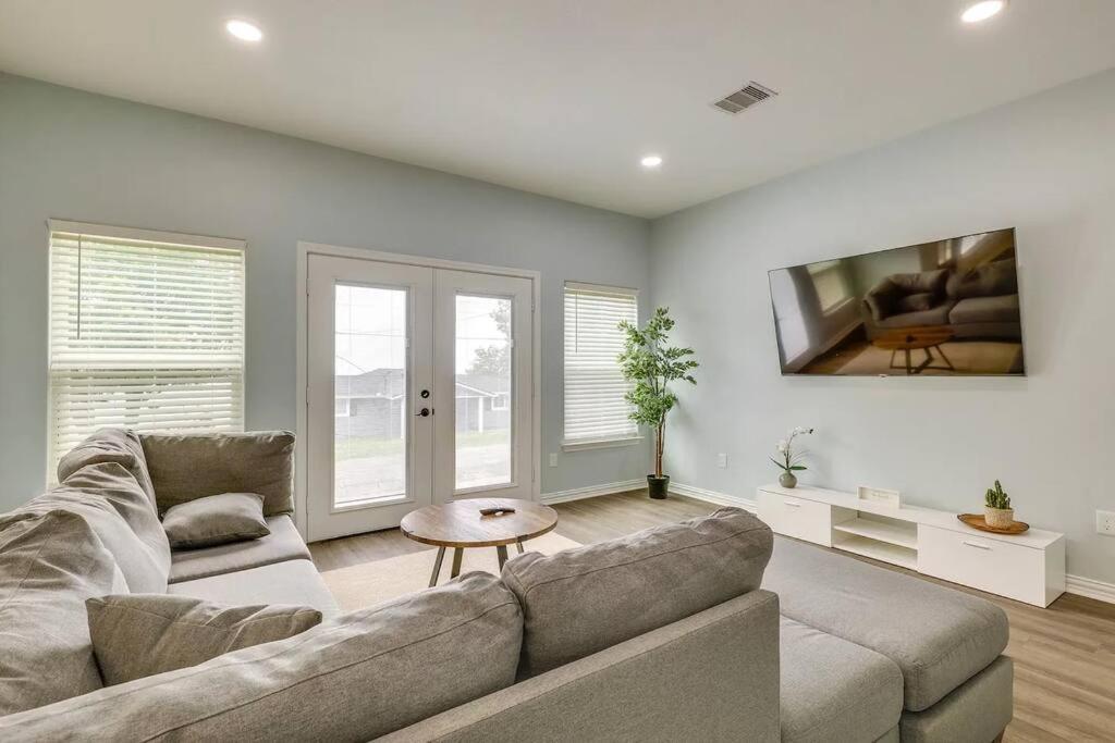 Vacation Home Lake Livingston! Onalaska Ngoại thất bức ảnh