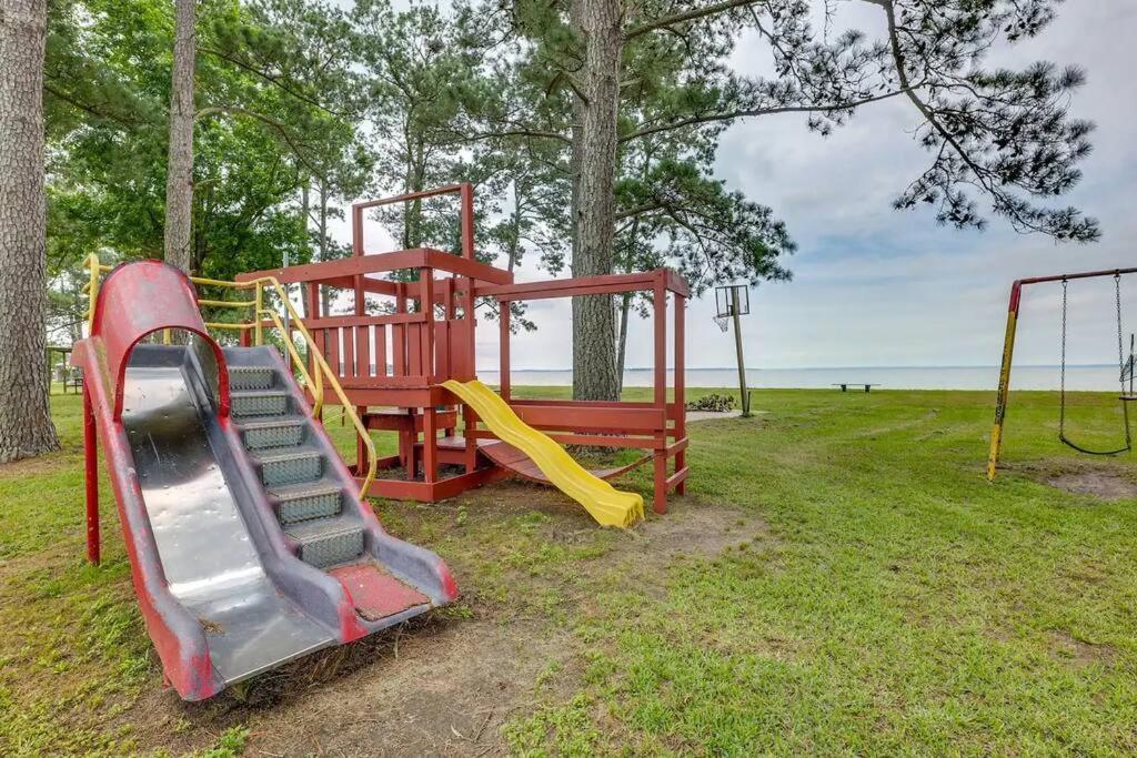 Vacation Home Lake Livingston! Onalaska Ngoại thất bức ảnh