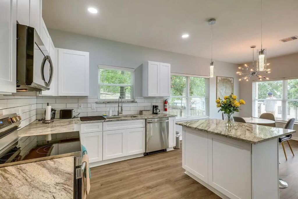 Vacation Home Lake Livingston! Onalaska Ngoại thất bức ảnh