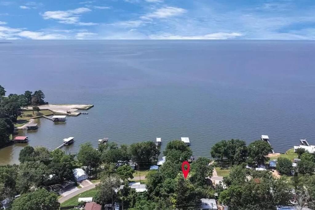 Vacation Home Lake Livingston! Onalaska Ngoại thất bức ảnh