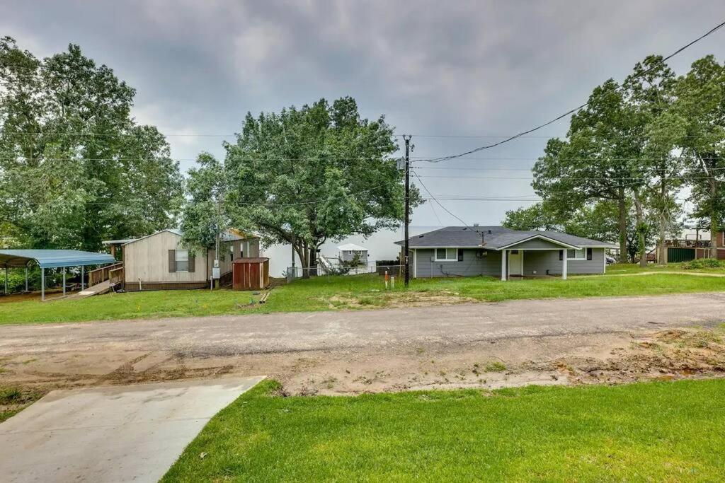 Vacation Home Lake Livingston! Onalaska Ngoại thất bức ảnh