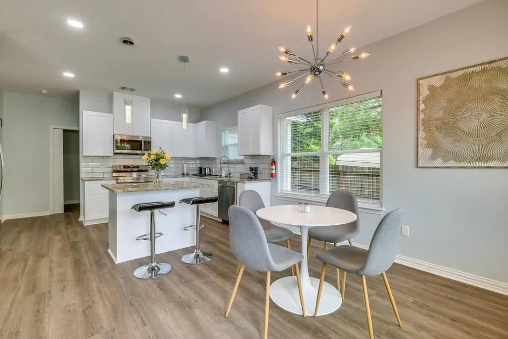 Vacation Home Lake Livingston! Onalaska Ngoại thất bức ảnh